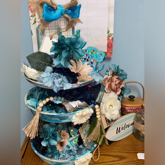 3 Tier Tray handmade - Picture 2 of 6